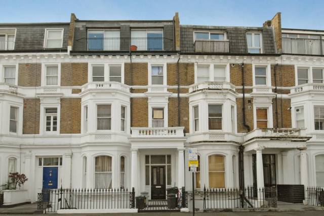  Image of Studio flat to rent in Sinclair Gardens London W14 at Sinclair Gardens  London, W14 0AT