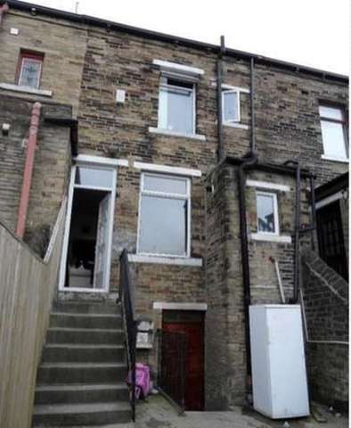  Image of 3 bedroom Terraced house for sale in Smiddles Lane Bradford BD5 at Smiddles Lane  Bradford, BD5 9NT