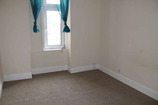  Image of 2 bedroom Flat to rent in Smithhills Street Paisley PA1 at Smithhill Street (  Paisley, PA1 1EB