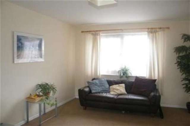  Image of 2 bedroom Maisonette to rent in South Street Exeter EX1 at Exeter, EX1 1BZ