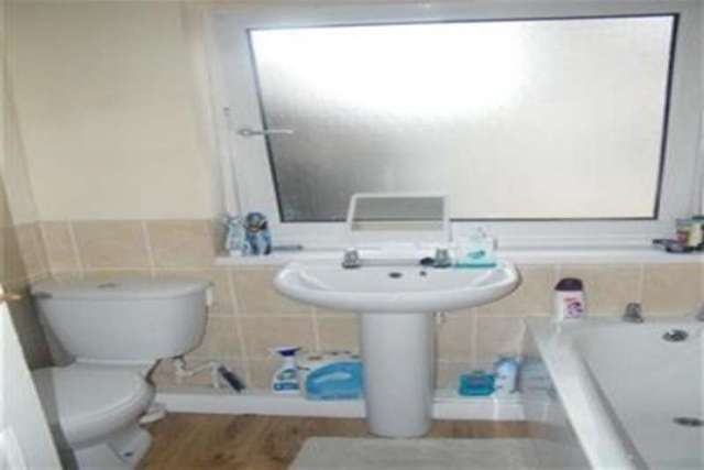  Image of 2 bedroom Maisonette to rent in South Street Exeter EX1 at Exeter, EX1 1BZ