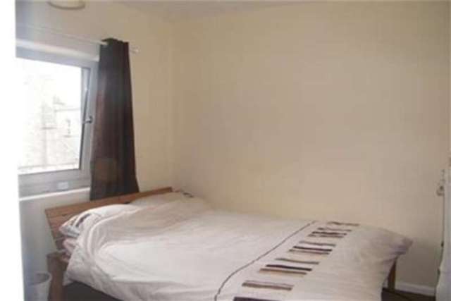  Image of 2 bedroom Maisonette to rent in South Street Exeter EX1 at Exeter, EX1 1BZ