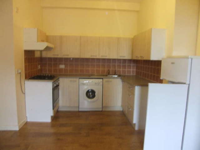  Image of 1 bedroom Flat to rent in Spencer Place Leeds LS7 at Chapeltown Leeds West Yorkshire, LS7 4DT