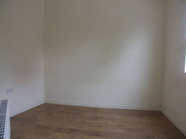 Image of 1 bedroom Flat to rent in Spencer Place Leeds LS7 at Chapeltown Leeds West Yorkshire, LS7 4DT