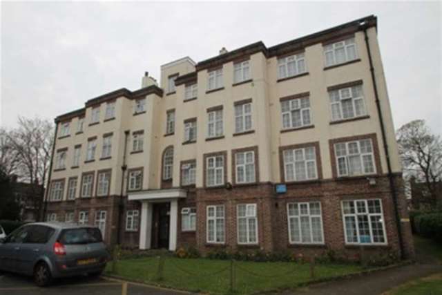  Image of Studio flat to rent in St. James