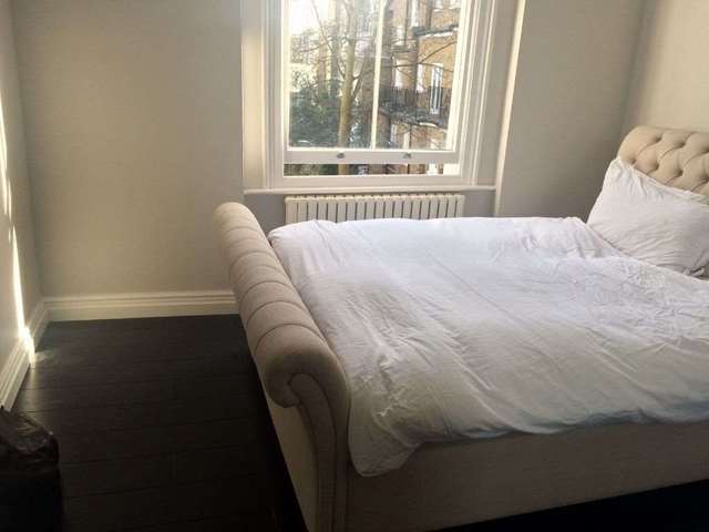  Image of 1 bedroom Apartment to rent in St. Stephens Gardens London W2 at St Stephen`s Garden Royal Oak London, W2 5QU