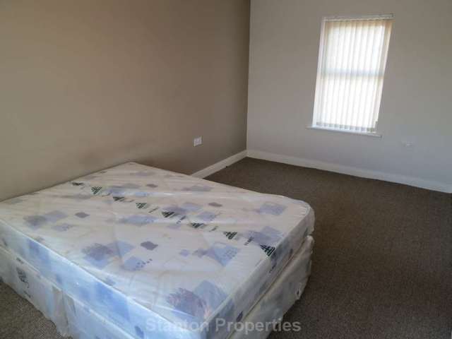  Image of 2 bedroom Apartment to rent in Stitch Lane Heaton Norris Stockport SK4 at Stitch Lane Heaton Norris Stockport, SK4 2HB