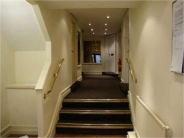  Image of 4 bedroom Flat to rent in Stourcliffe Street London W1H at London, W1H 5AR