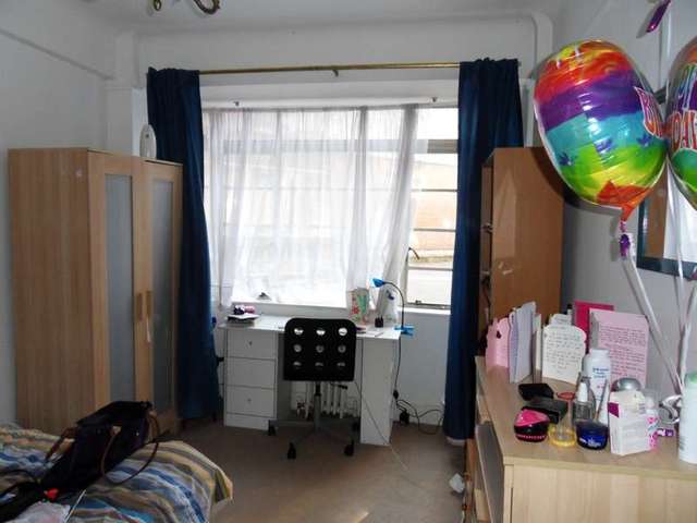  Image of 4 bedroom Flat to rent in Stourcliffe Street London W1H at London, W1H 5AR