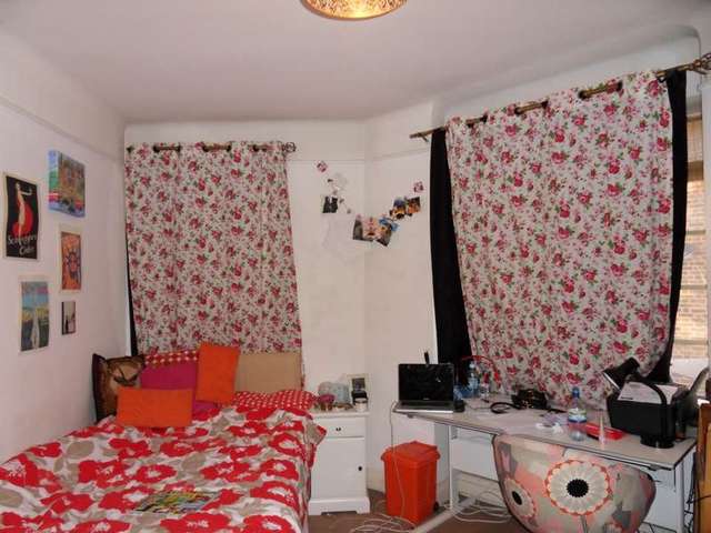  Image of 4 bedroom Flat to rent in Stourcliffe Street London W1H at London, W1H 5AR