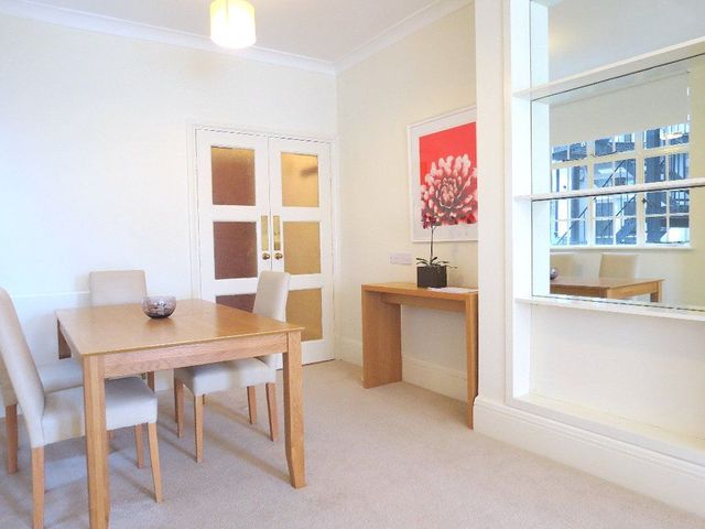  Image of 2 bedroom Flat to rent in Park Road London NW8 at 143 Park Road  St John