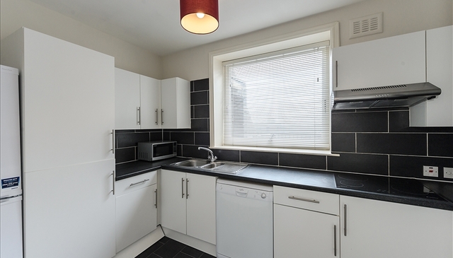  Image of 4 bedroom Flat to rent in Park Road London NW8 at 143 Park Road  St John