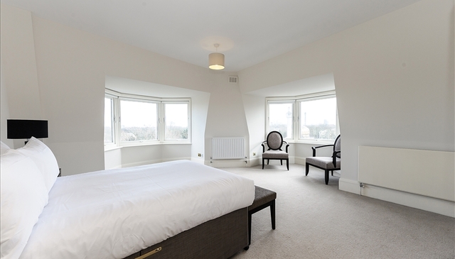  Image of 4 bedroom Flat to rent in Park Road London NW8 at 143 Park Road  St John