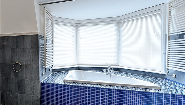  Image of 4 bedroom Flat to rent in Park Road London NW8 at 143 Park Road  St John