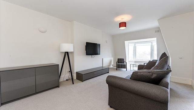  Image of 4 bedroom Flat to rent in Park Road London NW8 at 143 Park Road  St John