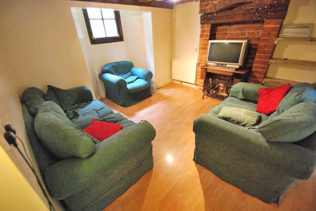  Image of 1 bedroom Detached house to rent in Semilong Road Northampton NN2 at Northampton Northamptonshire, NN2 6BX
