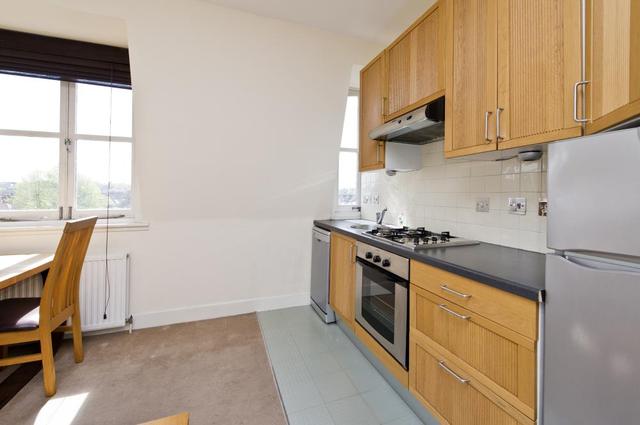  Image of 1 bedroom Flat to rent in Queenstown Road London SW8 at Sutherland House  Queenstown Road, SW8 3RJ
