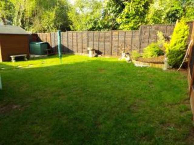  Image of 5 bedroom Detached house for sale in Farringdon Way Tadley RG26 at Tadley Hampshire Tadley, RG26 3UA