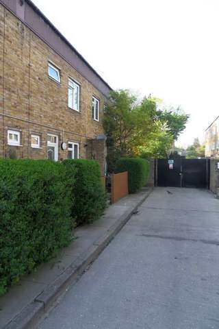  Image of House Share to rent in Tannington Terrace Gillespie Road London N5 at London, N5 1LE