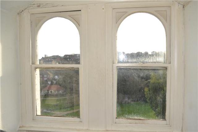 Image of 1 bedroom Flat to rent in St. Helens Road Hastings TN34 at East Sussex, TN34 2LJ