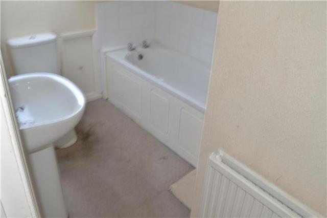  Image of 1 bedroom Flat to rent in St. Helens Road Hastings TN34 at East Sussex, TN34 2LJ