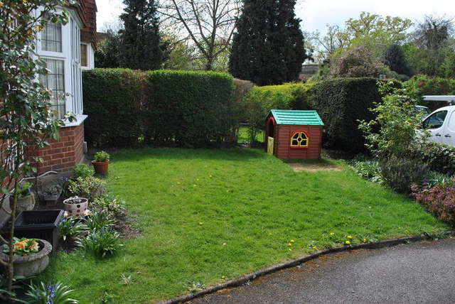  Image of 2 bedroom Detached house for sale in Speer Road Thames Ditton KT7 at Speer Road  Thames Ditton, KT7 0PL