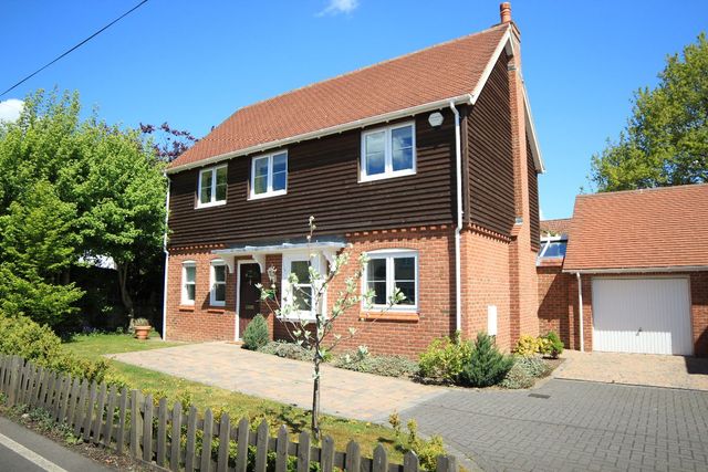  Image of 3 bedroom Detached house for sale in Hythe Road Marchwood Southampton SO40 at The Aveburys, Hythe Road  Marchwood, Southampton, SO40 4WU