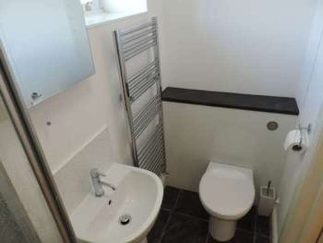  Image of 1 bedroom Flat to rent in The Avenue Combe Down Bath BA2 at The Avenue Combe Down Bath, BA2 5EH