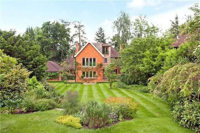  Image of 5 bedroom Detached house for sale in The Avenue South Nutfield Redhill RH1 at South Nutfield  South Nutfield, RH1 5RY