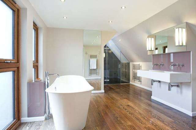  Image of 5 bedroom Detached house for sale in The Avenue South Nutfield Redhill RH1 at South Nutfield  South Nutfield, RH1 5RY