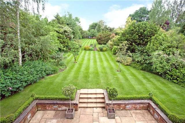  Image of 5 bedroom Detached house for sale in The Avenue South Nutfield Redhill RH1 at South Nutfield  South Nutfield, RH1 5RY