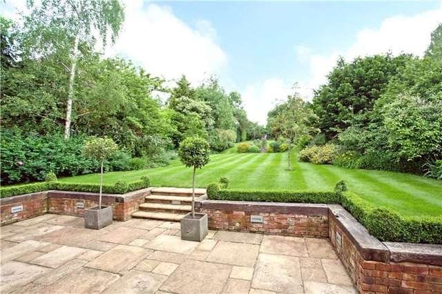  Image of 5 bedroom Detached house for sale in The Avenue South Nutfield Redhill RH1 at South Nutfield  South Nutfield, RH1 5RY