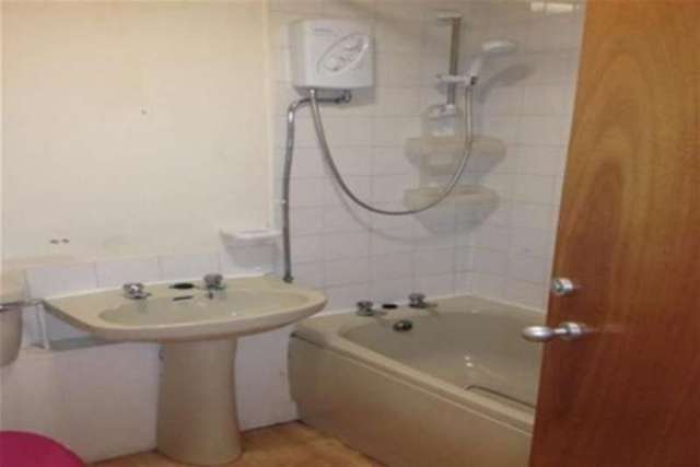  Image of 1 bedroom Flat to rent in The Chandlers Leeds LS2 at Leeds, LS2 7EZ