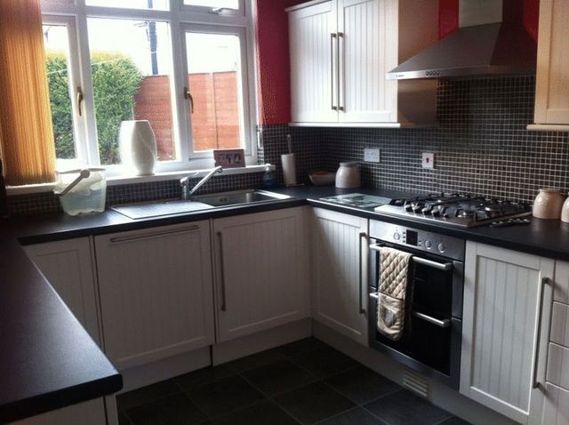  Image of 3 bedroom Semi-Detached house to rent in The Crescent Wednesbury WS10 at The Crescent  Wednesbury, WS10 9BE
