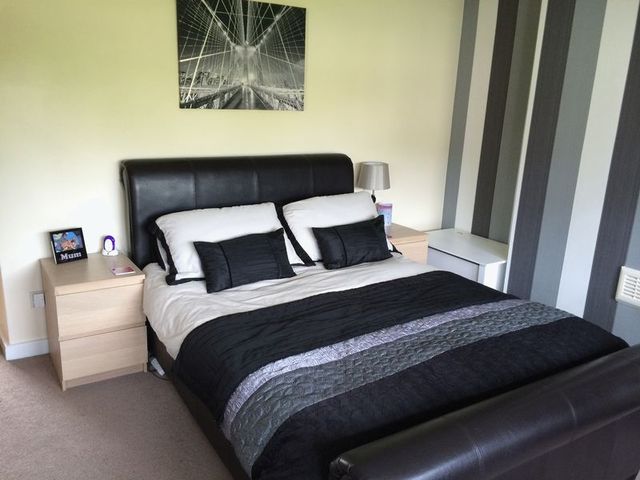  Image of 3 bedroom Semi-Detached house to rent in The Crescent Wednesbury WS10 at The Crescent  Wednesbury, WS10 9BE