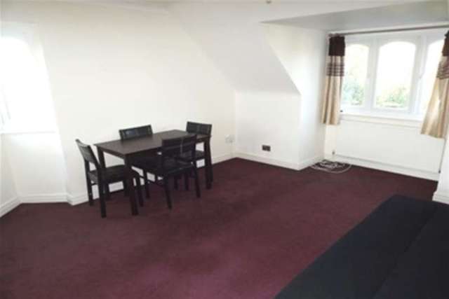  Image of 2 bedroom Flat to rent in Hagden Lane Watford WD18 at Watford, WD18 7HZ