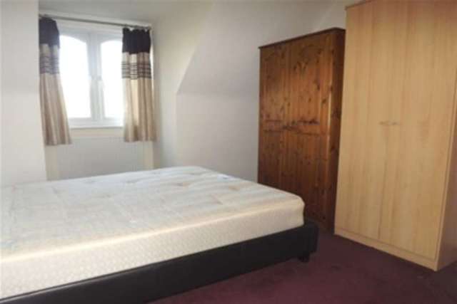  Image of 2 bedroom Flat to rent in Hagden Lane Watford WD18 at Watford, WD18 7HZ