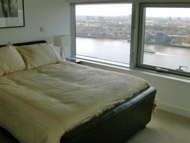  Image of 2 bedroom Flat to rent in Marsh Wall London E14 at 22 Marsh Wall  London, E14 9AH