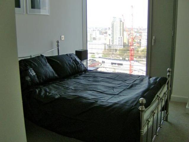  Image of 2 bedroom Flat to rent in Marsh Wall London E14 at 22 Marsh Wall  London, E14 9AH