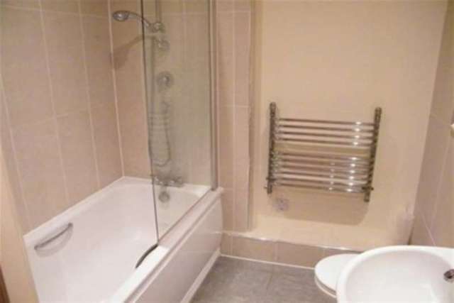  Image of 2 bedroom Flat to rent in Damside Street Lancaster LA1 at Lancaster, LA1 1BL