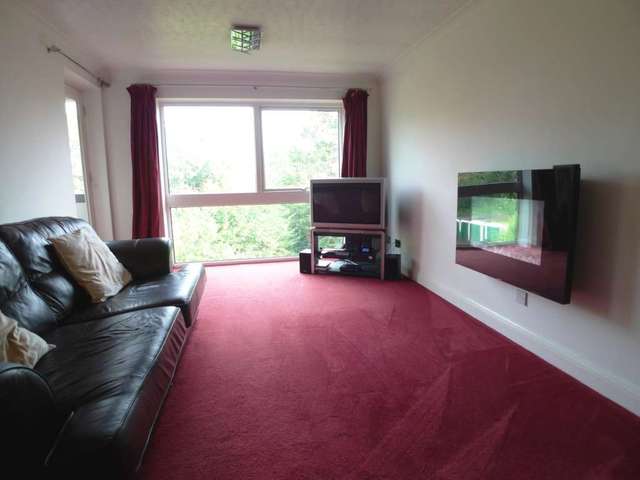  Image of 3 bedroom Flat to rent in The Park Sidcup DA14 at The Park  Sidcup, DA14 6AL