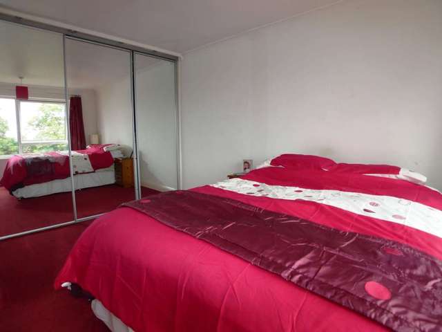  Image of 3 bedroom Flat to rent in The Park Sidcup DA14 at The Park  Sidcup, DA14 6AL