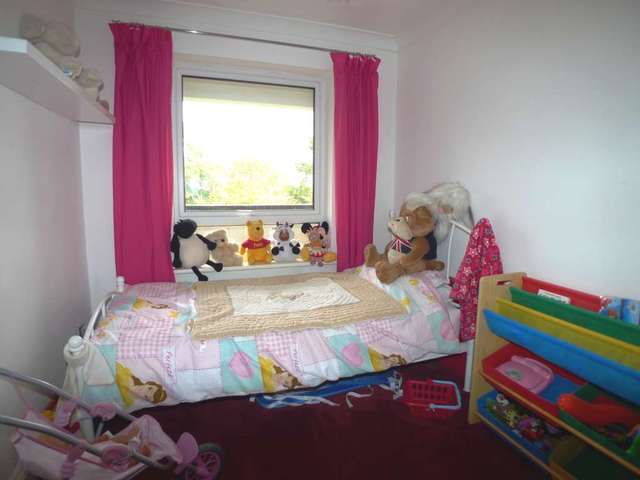  Image of 3 bedroom Flat to rent in The Park Sidcup DA14 at The Park  Sidcup, DA14 6AL