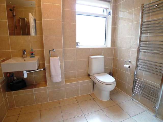  Image of 3 bedroom Flat to rent in The Park Sidcup DA14 at The Park  Sidcup, DA14 6AL