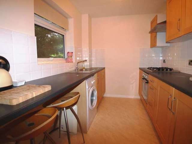  Image of 3 bedroom Flat to rent in The Park Sidcup DA14 at The Park  Sidcup, DA14 6AL