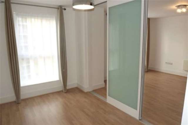  Image of 1 bedroom Flat to rent in Alencon Link Basingstoke RG21 at Basingstoke, RG21 7AX
