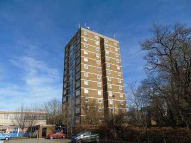  Image of 1 bedroom Flat to rent in The Towers Stevenage SG1 at Southgate  Stevenage, SG1 1HE