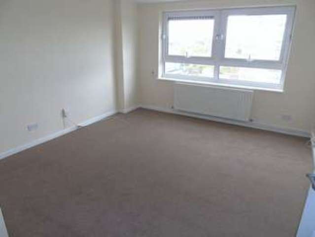  Image of 1 bedroom Flat to rent in The Towers Stevenage SG1 at Southgate  Stevenage, SG1 1HE