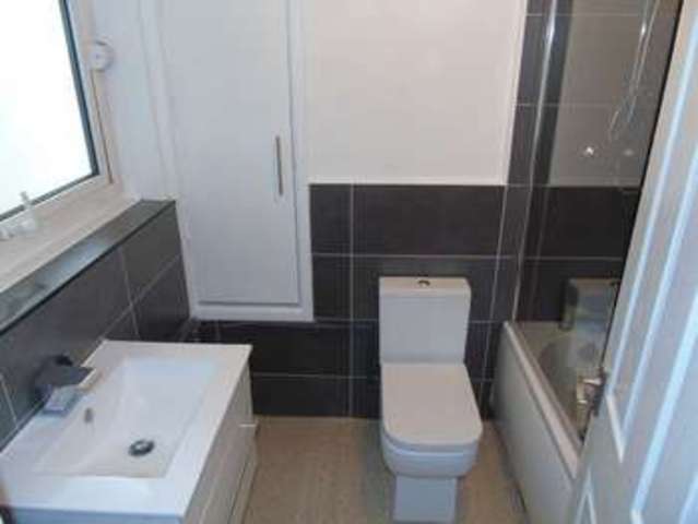  Image of 1 bedroom Flat to rent in The Towers Stevenage SG1 at Southgate  Stevenage, SG1 1HE