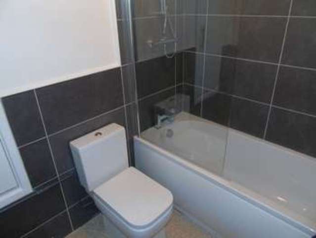  Image of 1 bedroom Flat to rent in The Towers Stevenage SG1 at Southgate  Stevenage, SG1 1HE